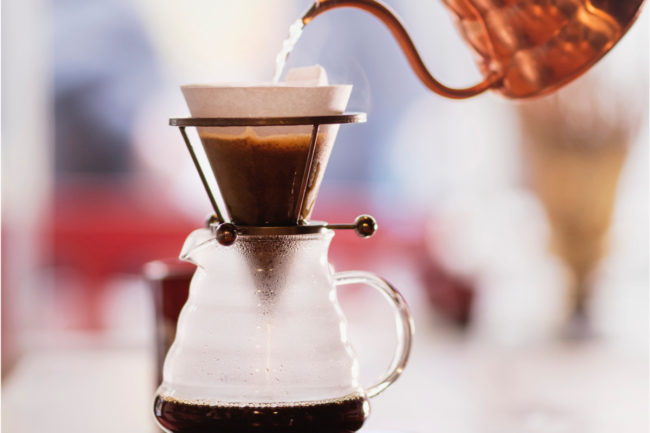 drip-coffee-barista-pouring-water-on-coffee-ground-with-filter-picture-neu third wave coffee
