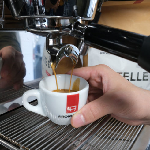 Zubereitung 3 Stelle Espresso in Siebträgermaschine