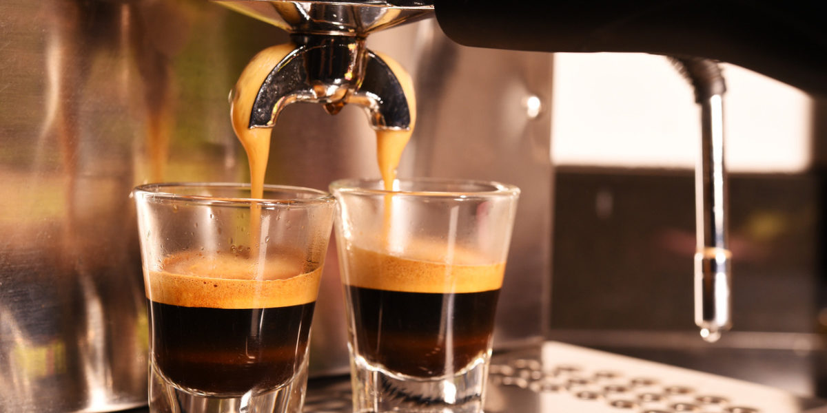 Coffee machine preparing espresse