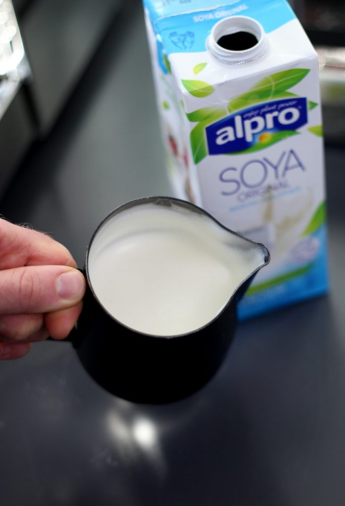 Sojadrink Von Alpro Im Veganen Cappuccino Test Von Aromatico