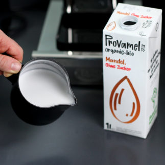 Mandeldrink aufgeschäumt