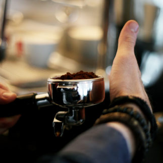 Siebträger mit Espressopulver