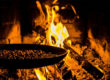 Kaffeeröstung über Feuer