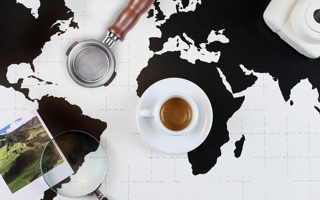 Weltkarte mit Espressotasse
